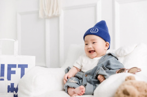 永州宝宝吃奶蹬腿烦躁扭动